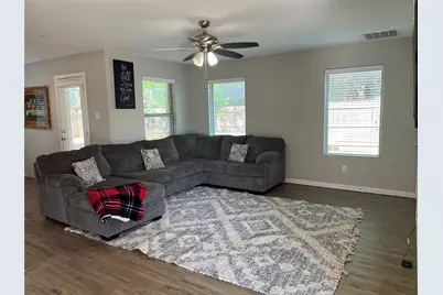 511 W Cotter Avenue, Alvarado, TX 76009 - Photo 4