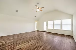 900 Cheryl St, Crowley, TX 76036 - Photo 4