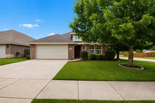 900 Cheryl St, Crowley, TX 76036 - Photo 1