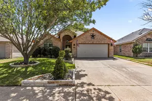 313 Leisure Ln, Waxahachie, TX 75165 - Photo 1