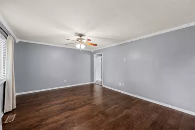 525 W 7th Street, Crawford, TX 76638 - Photo 4