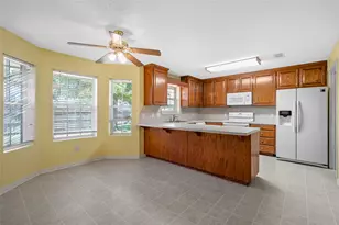 100 W Jade Dr, Hewitt, TX 76643 - Photo 6