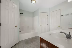 100 W Jade Dr, Hewitt, TX 76643 - Photo 14