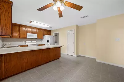 100 W Jade Drive, Hewitt, TX 76643 - Photo 8