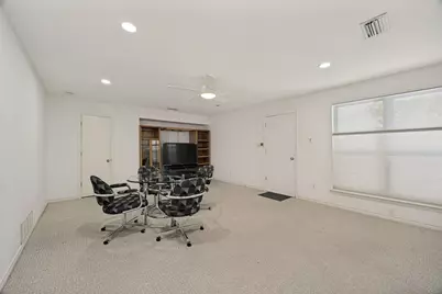 6715 Glenhurst Drive, Dallas, TX 75254 - Photo 18