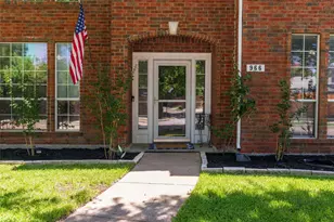 966 Cassion Dr, Lewisville, TX 75067 - Photo 2