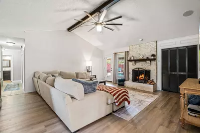 1810 Tiburon Bend, Lewisville, TX 75067 - Photo 2