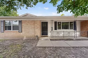 1016 Sproles Dr, Benbrook, TX 76126 - Photo 6