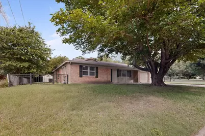 1016 Sproles Drive, Benbrook, TX 76126 - Photo 4
