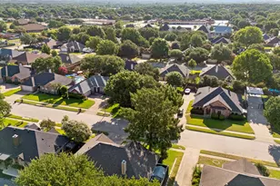 7329 Hidden Oaks Dr, North Richland Hills, TX 76182 - Photo 2