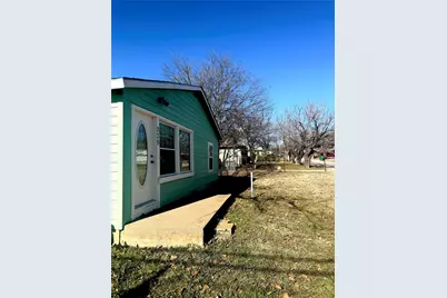238 S 8th Street, Jacksboro, TX 76458 - Photo 2