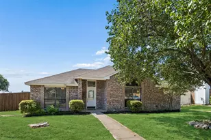 825 Weaver St, Cedar Hill, TX 75104 - Photo 2
