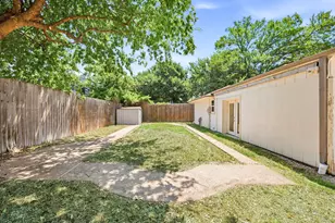2105 Inverness Dr, Arlington, TX 76012 - Photo 32