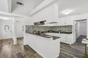 1224 Trailwood Dr, Hurst, TX 76053 - Photo 12