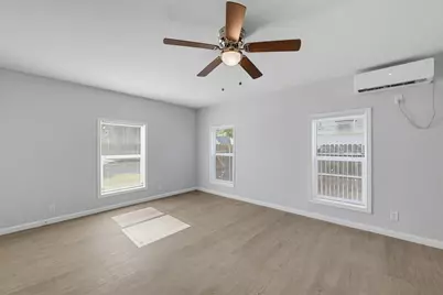 300 Emma Street, Fort Worth, TX 76111 - Photo 6