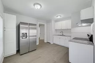 300 Emma St, Fort Worth, TX 76111 - Photo 8