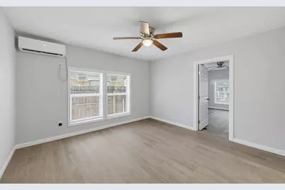 300 Emma Street, Fort Worth, TX 76111 - Photo 12