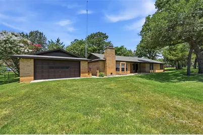 100 Mohican Trail, Lake Kiowa, TX 76240 - Photo 2