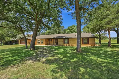 100 Mohican Trail, Lake Kiowa, TX 76240 - Photo 1