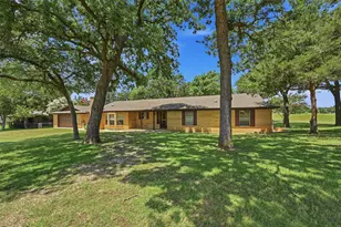 100 Mohican Trail, Lake Kiowa, TX 76240 - Photo 1