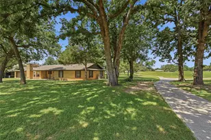 100 Mohican Trail, Lake Kiowa, TX 76240 - Photo 4