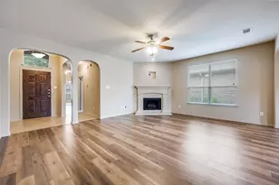 1104 Nora Ln, Denton, TX 76210 - Photo 4