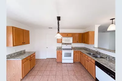 6200 St James Place, Denton, TX 76210 - Photo 2