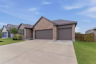 305 Evans Drive, Van Alstyne, TX 75495 - Photo 2