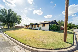 1400 Sycamore St, Breckenridge, TX 76424 - Photo 32
