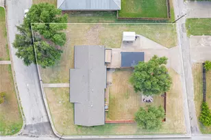 1400 Sycamore St, Breckenridge, TX 76424 - Photo 34