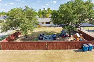 1400 Sycamore St, Breckenridge, TX 76424 - Photo 30