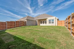 1524 North Carolina Ave, Lancaster, TX 75134 - Photo 2