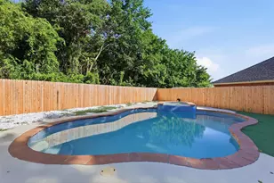 2422 Black Spruce Ct, Arlington, TX 76001 - Photo 38