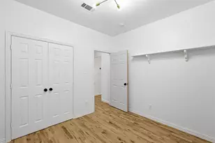 2422 Black Spruce Ct, Arlington, TX 76001 - Photo 10