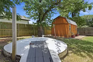 100 Buchanan St, Whitesboro, TX 76273 - Photo 32