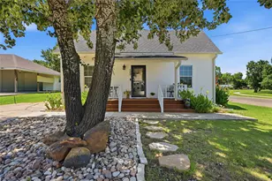 100 Buchanan St, Whitesboro, TX 76273 - Photo 4