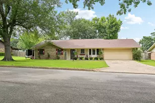 944 Moore St S, Sulphur Springs, TX 75482 - Photo 1
