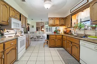 610 46th St NE, Paris, TX 75462 - Photo 2