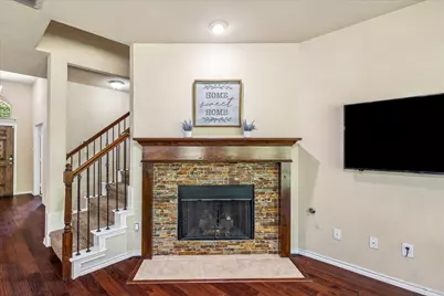 8 Duskview Lane, Edgecliff Village, TX 76134 - Photo 6
