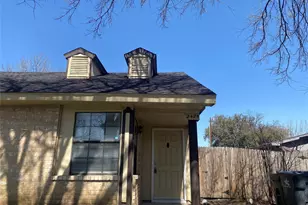 2425 Limestone Dr, Arlington, TX 76014 - Photo 2