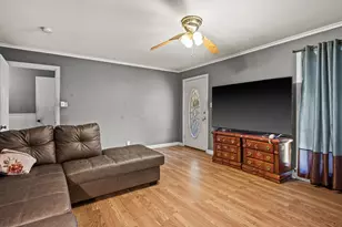 720 Buffalo St, Gilmer, TX 75644 - Photo 8