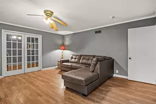 720 Buffalo St, Gilmer, TX 75644 - Photo 6