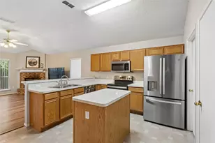 2332 Cap Rock Ln, Fort Worth, TX 76133 - Photo 10