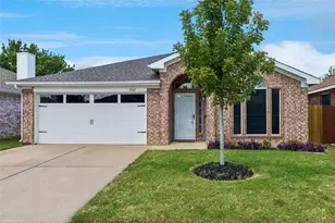 2332 Cap Rock Ln, Fort Worth, TX 76133 - Photo 1