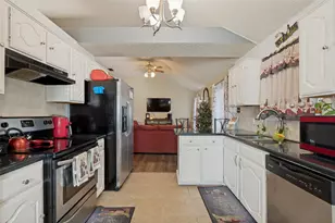 5210 Rowcrop Dr, Arlington, TX 76017 - Photo 6