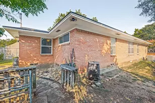 8938 Lockhaven Dr, Dallas, TX 75238 - Photo 22