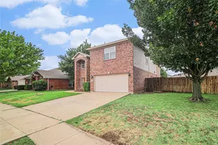 9600 Fox Hill Dr, Fort Worth, TX 76131 - Photo 2