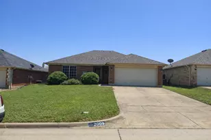 2009 Wahoo Dr, Mansfield, TX 76063 - Photo 2