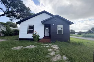 1017 S 8th St, Corsicana, TX 75110 - Photo 2