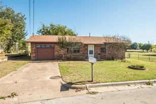 712 N Keith St, Granbury, TX 76048 - Photo 1